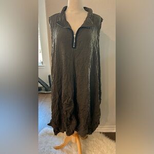 Comfy USA Brownish gray Crinkle Sleeveless zipper neck balloon tunic 3X